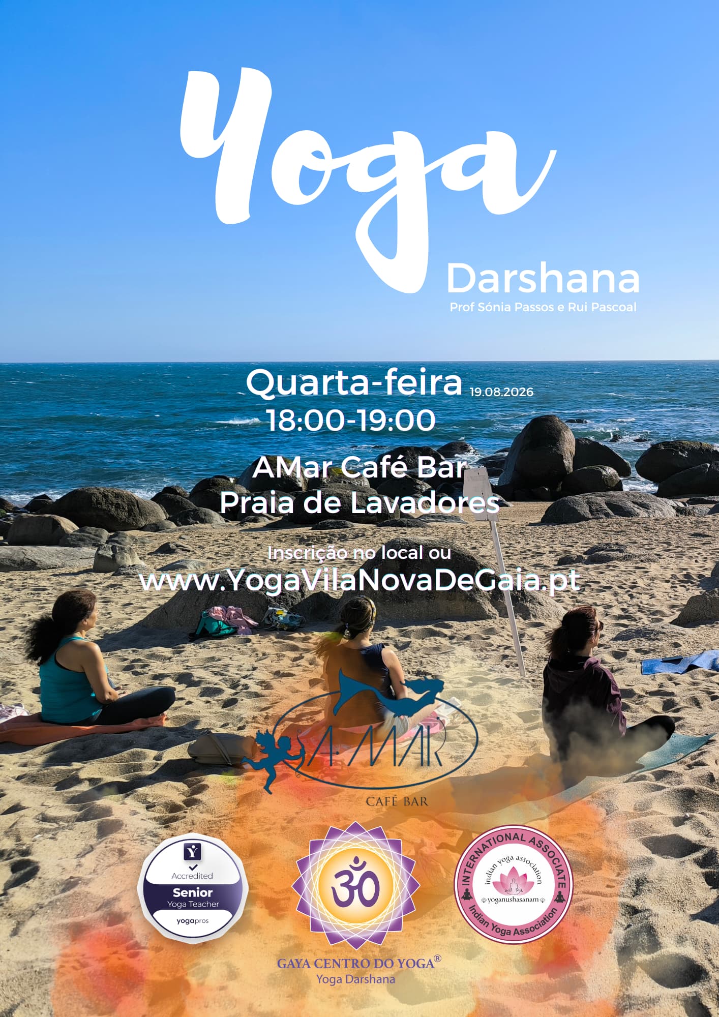 Yoga na Praia de Lavadores